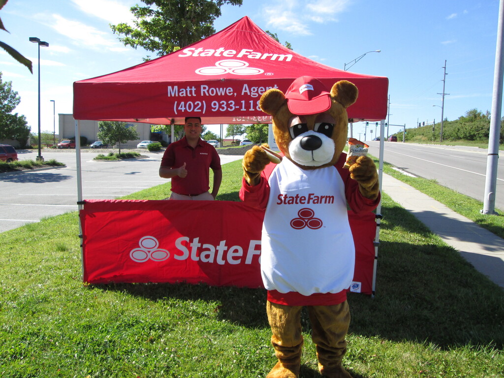 Passing Out Free Hot Dog Lunches