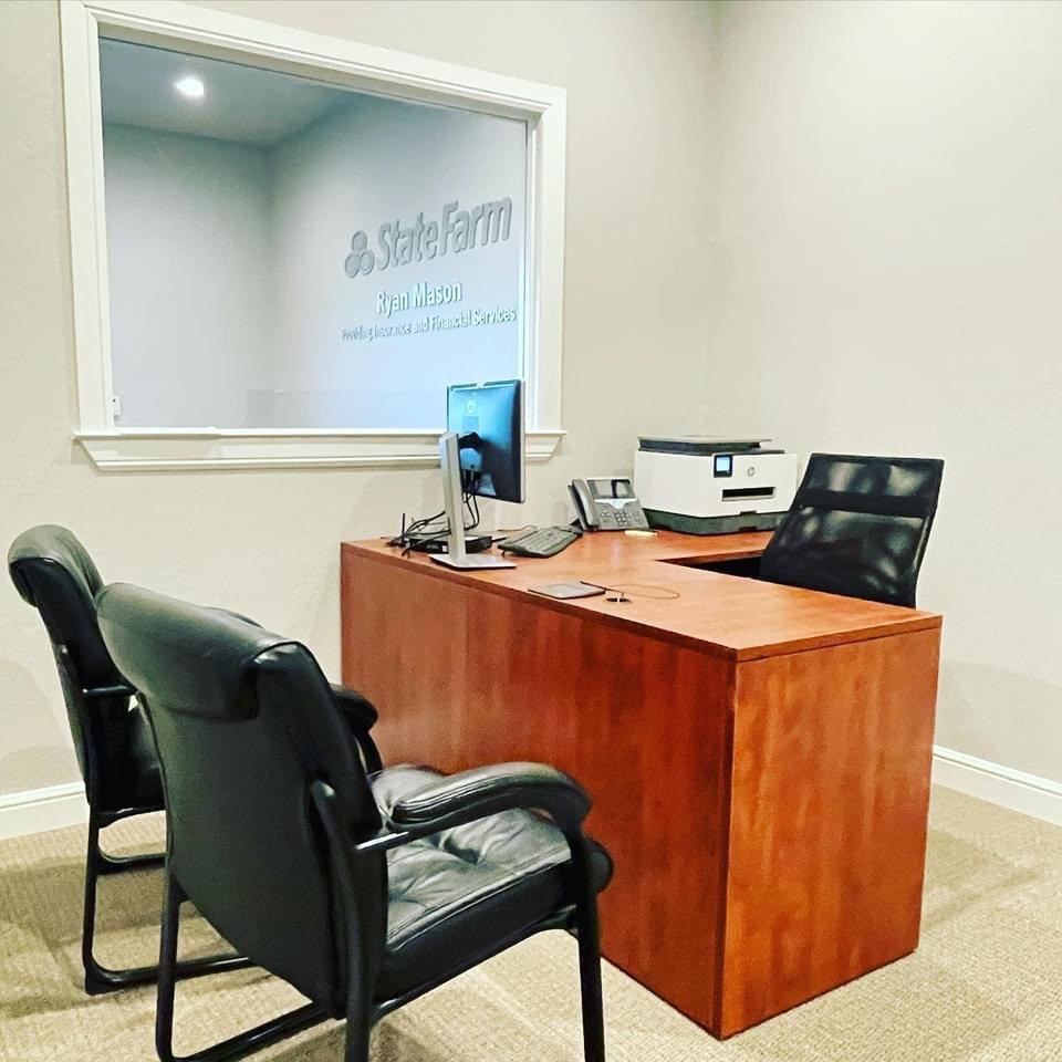 receptionist-state-farm-agent-team-member-ryan-mason-state-farm-agent