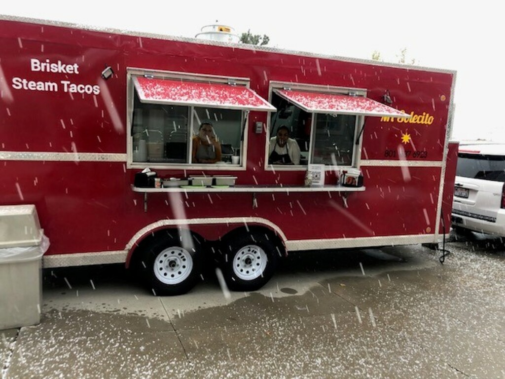 Client and vendor food truck event