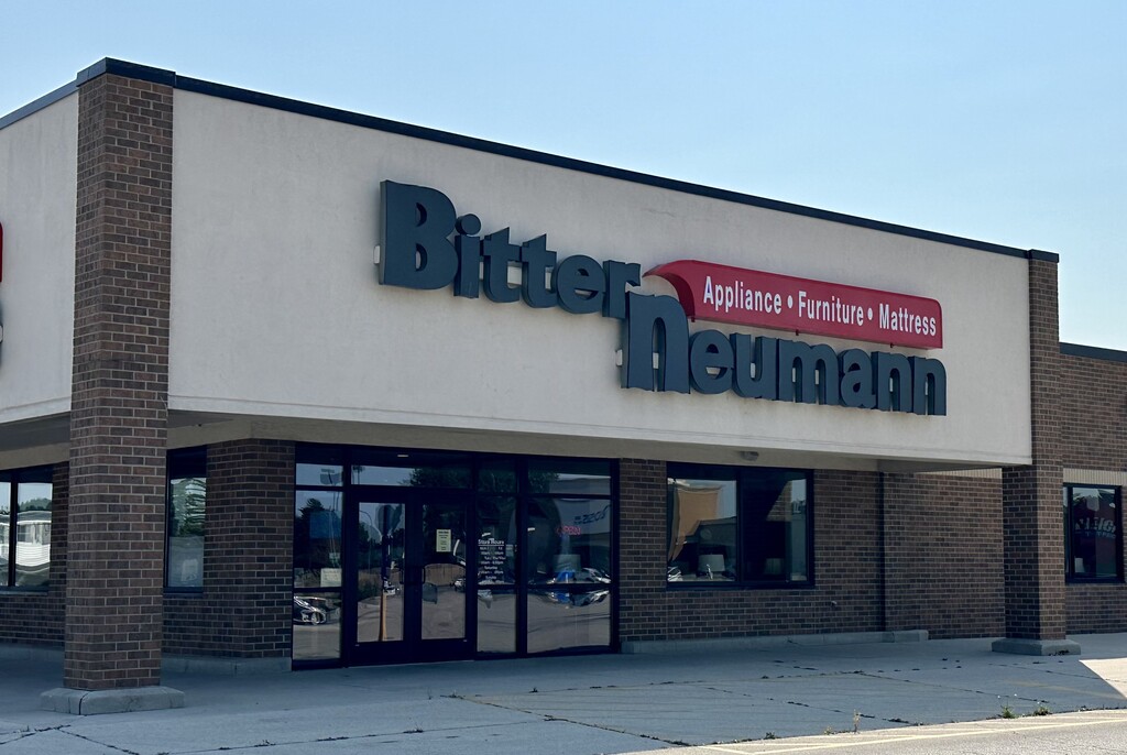 Manitowoc, Wisc. store