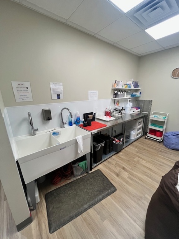 Clean, supplied and spacious prep room